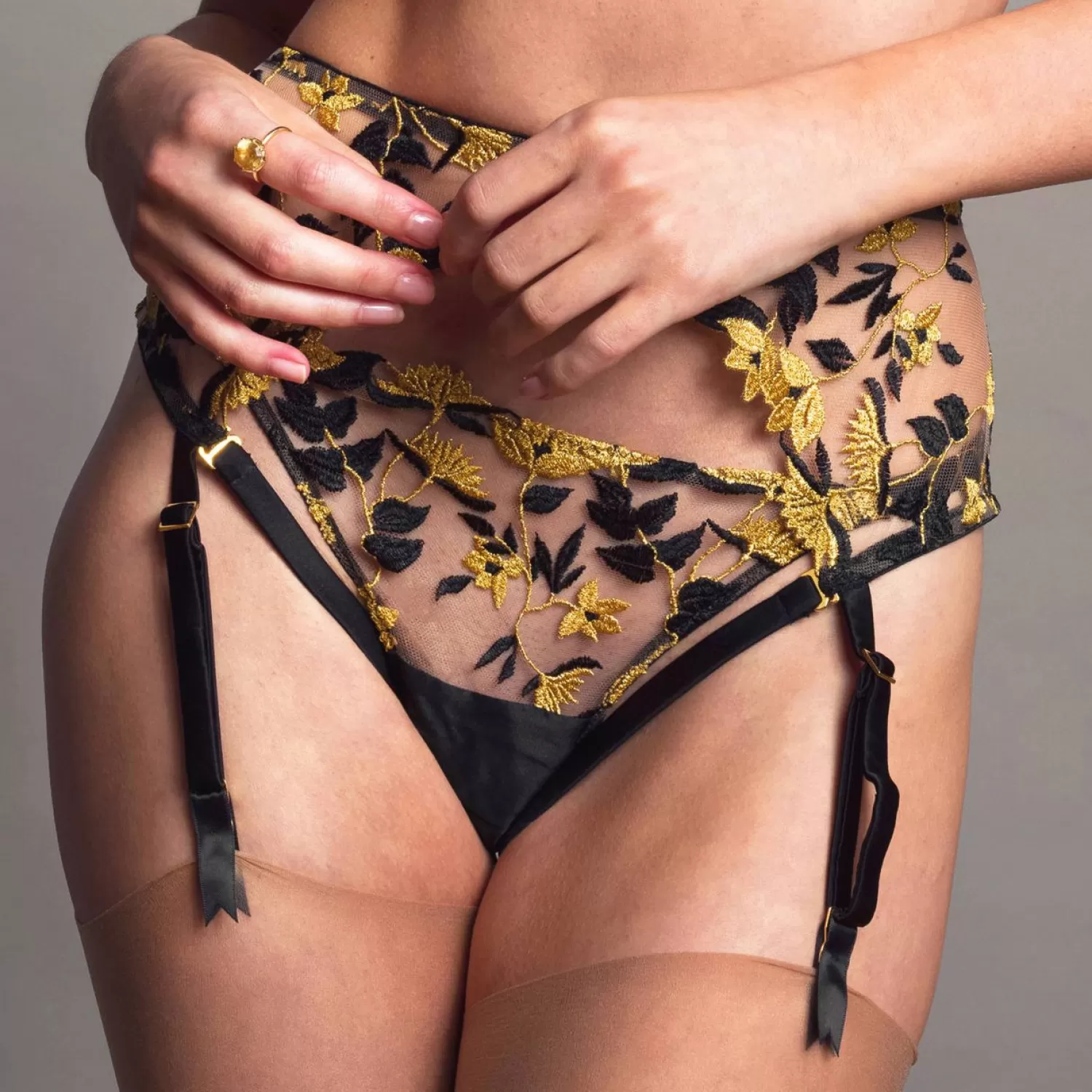 Femme Studio Pia String-String